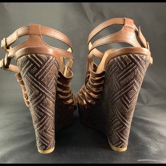 Joan & David Stephy leather sandals. Size 8 - Picture 4 of 6